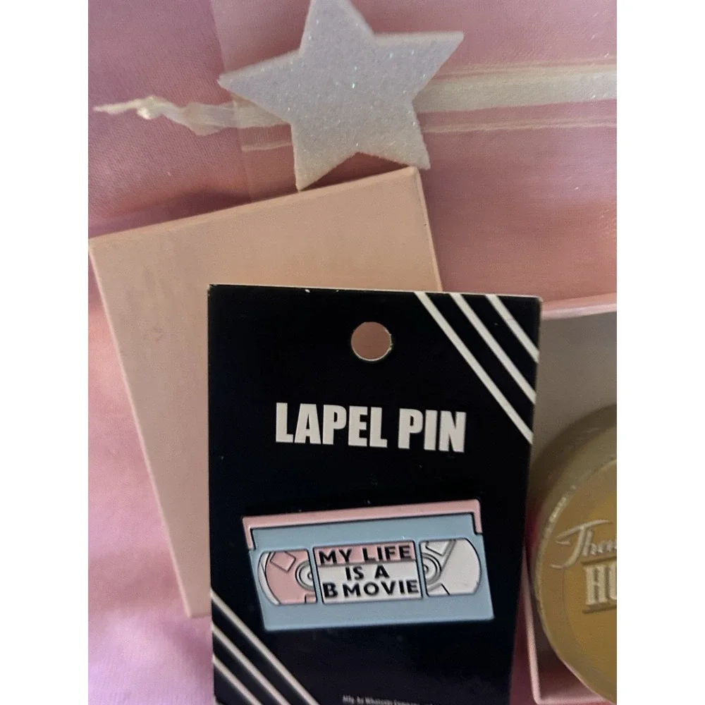 Magic Towel + Lapel Pin - Hollywood Theatre - Movies - Actor - Actress - Movie